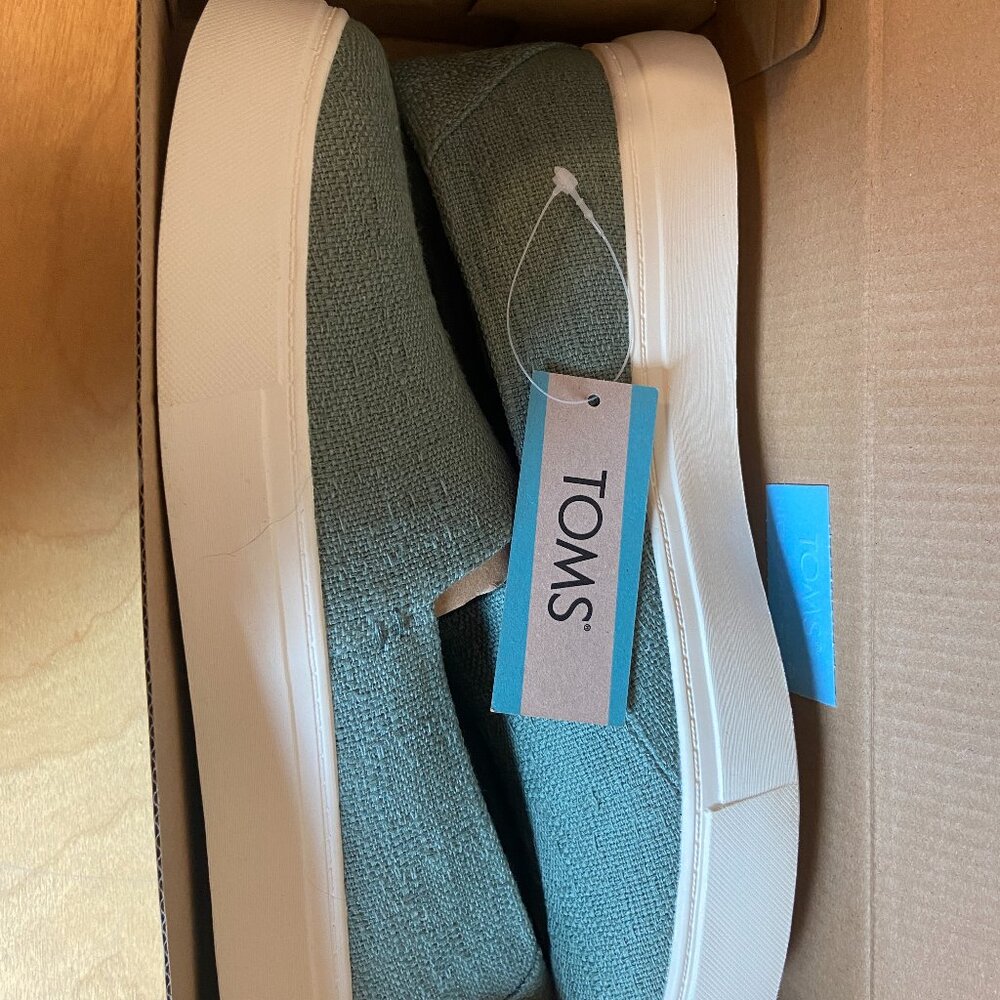 Tom's Kameron Green Slip On Sneaker Size 8